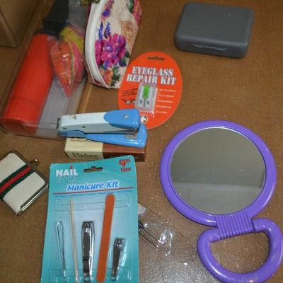 LOT 532. VARIETY OF HOUSEHOLD ITEMS