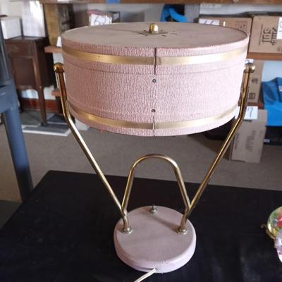 VINTAGE PINK METAL TABLE LAMP AND GLASS EGG AND SMALL VASE