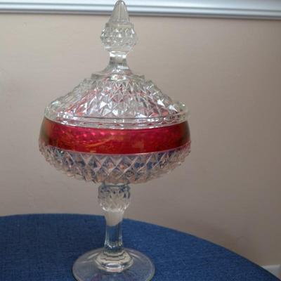 LOT 547. HOME DECOR GLASSWARE AND VASES