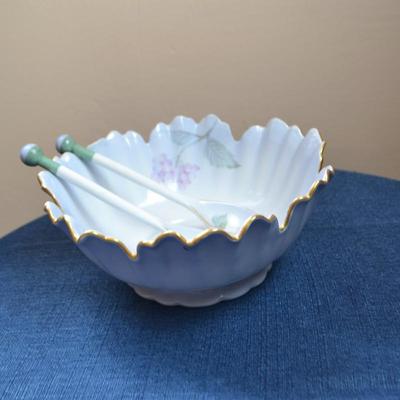 LOT 543 VINTAGE NORITAKE SALAD BOWL  AND SERVING SPOONS