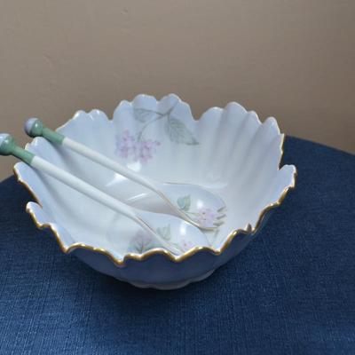 LOT 543 VINTAGE NORITAKE SALAD BOWL  AND SERVING SPOONS