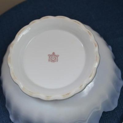 LOT 543 VINTAGE NORITAKE SALAD BOWL  AND SERVING SPOONS