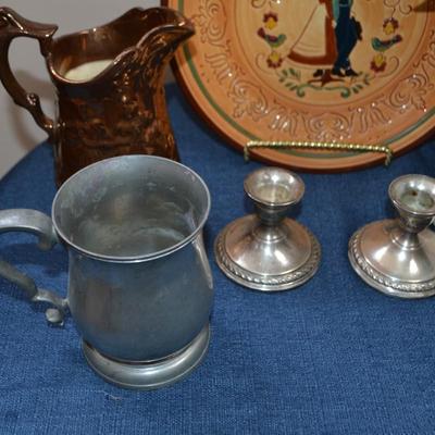 LOT 553.  HOME DECOR