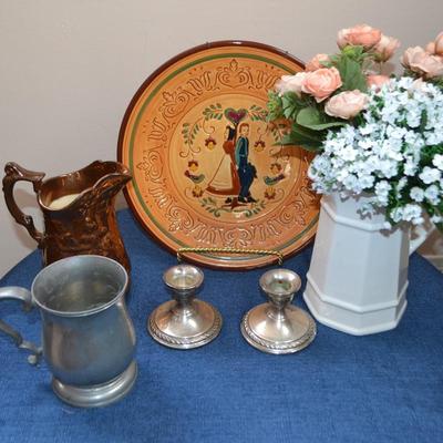 LOT 553.  HOME DECOR