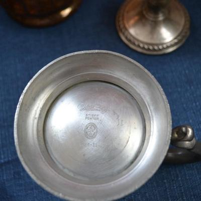 LOT 553.  HOME DECOR