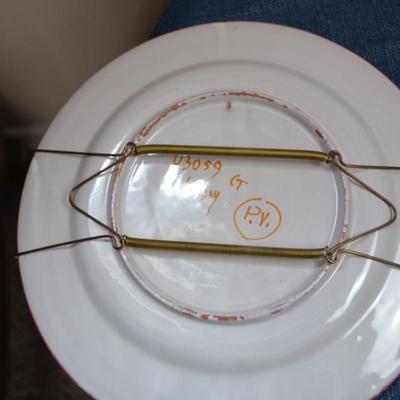 LOT 549 COLLECTION OF PLATES AND BRASS CANDLELABRA