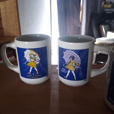 FOUR MORTON SALT COFFEE MUGS