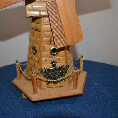 LOT 562. VINTAGE WINDMILL MUSIC BOX BANK