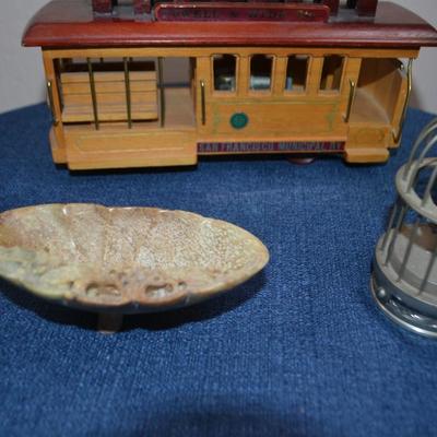 LOT 563. HOME DECOR ITEMS AND TROLLEY MUSIC BOX