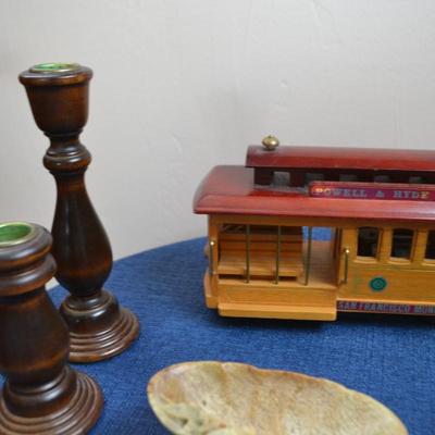 LOT 563. HOME DECOR ITEMS AND TROLLEY MUSIC BOX