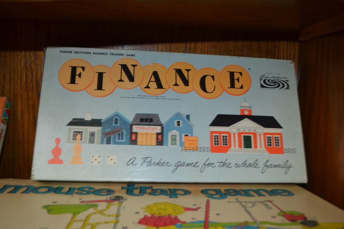 LOT 570. COLLECTION OF VINTAGE GAMES