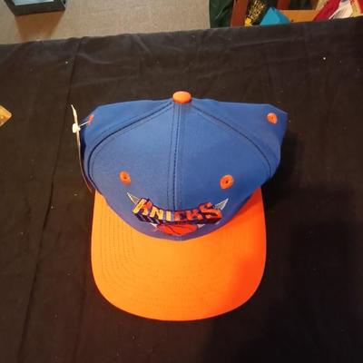 VINTAGE KNICKS BASEBALL CAP WITH TAGS