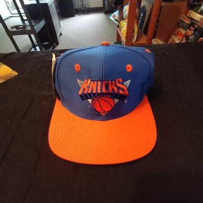 VINTAGE KNICKS BASEBALL CAP WITH TAGS