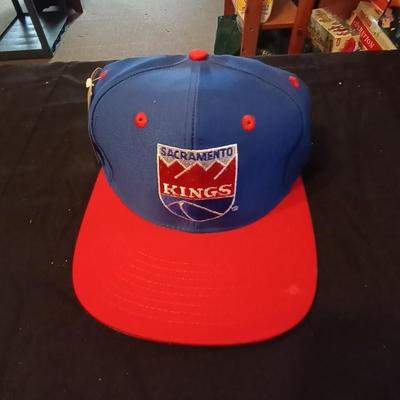 VINTAGE SACRAMENTO KINGS BASEBALL CAP WITH TAGS