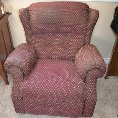 LOT 581. RECLINER