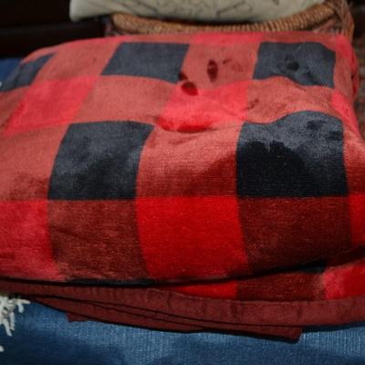 LOT 584. THROW BLANKETS, PILLOW AND BASKET