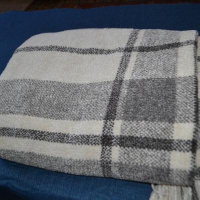 LOT 584. THROW BLANKETS, PILLOW AND BASKET