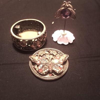 DRAGON FLYS-BUTTERFLYS-LADY BUGS AND OCTOPUS FASHION JEWELRY