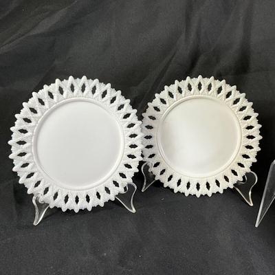 1279 Vintage French Milkglass Flower Pots with Kemple Sheaf of Wheat Plates