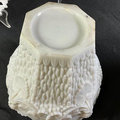 1279 Vintage French Milkglass Flower Pots with Kemple Sheaf of Wheat Plates