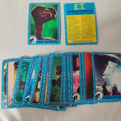 E.T. THE EXTRA-TERRESTRIAL IN HIS ADVENTURE ON EARTH TRADING CARDS