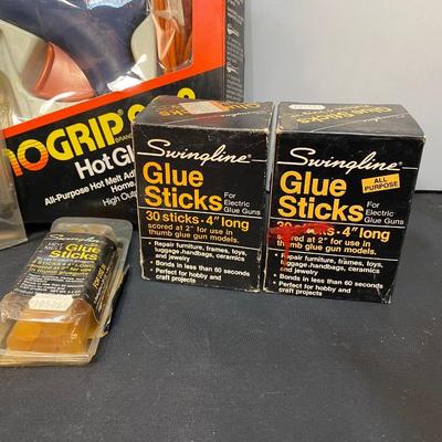 Glue Gun and Glue Stick Lot