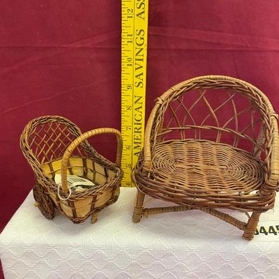 Miniature wicker pieces