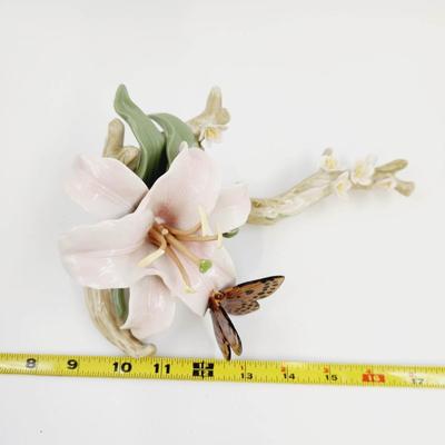 VINTAGE LILY & BUTTERFLY CERAMIC COLLECTIBLE PIECE