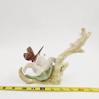 VINTAGE LILY & BUTTERFLY CERAMIC COLLECTIBLE PIECE