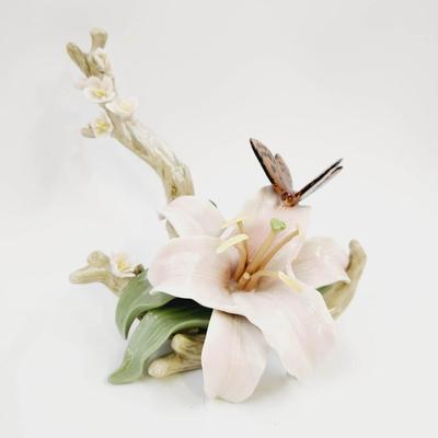 VINTAGE LILY & BUTTERFLY CERAMIC COLLECTIBLE PIECE