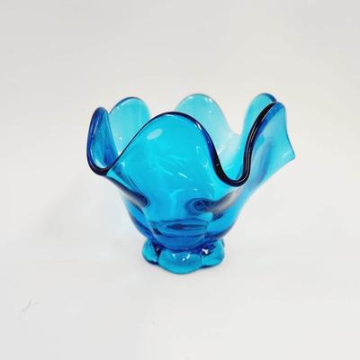 VINTAGE L.E. SMITH GLASS 6 PETAL BLUE COLLECTIBLE BOWL