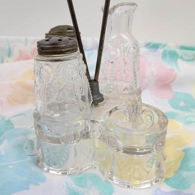 VINTAGE GLASS SALT/ PEPPER & VINEGAR CARRIER