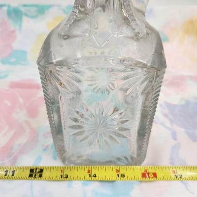 ANTIQUE CRUET CUT CRYSTAL W/ OUT STOPPER