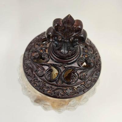 DECORATIVE RIBBED SWIRL CRACKLE GLASS JAR ON POLYRESIN CRAFTED FOOTED VASE