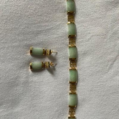 Beautiful Gold and Jade bracelet and earnings