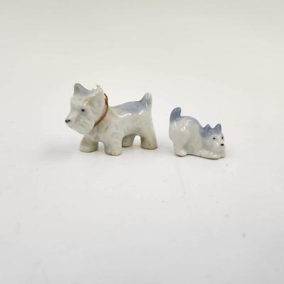 VINTAGE JAPANESE STAFFORDSHIRE MINATURE COLLECTIBLE FIGURINE