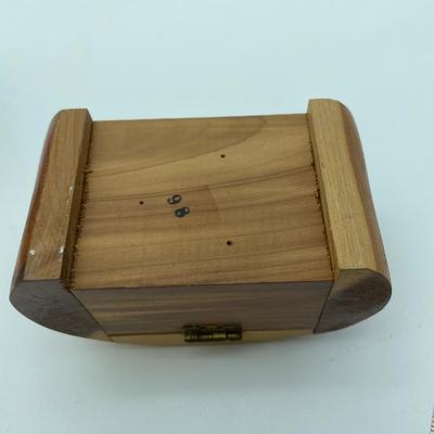 Music and trinket box