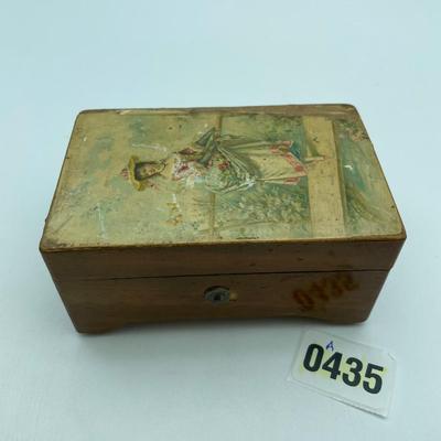 Music and trinket box
