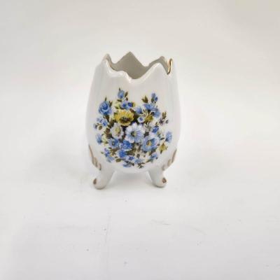VINTAGE 1960S INARCO BLUE FLOWERED EGG SHAPED 3 FOOTED VASE