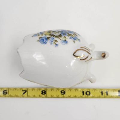 VINTAGE 1960S INARCO BLUE FLOWERED EGG SHAPED 3 FOOTED VASE