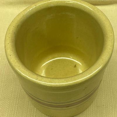 RRP Co. Roseville O USA Crock