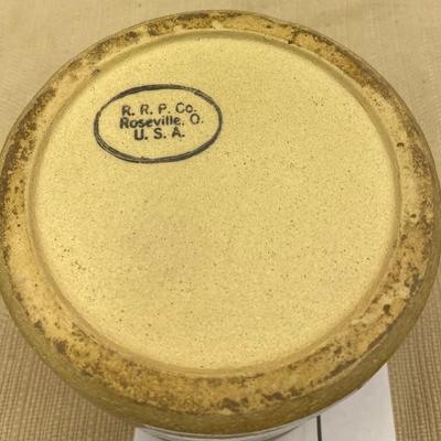 RRP Co. Roseville O USA Crock