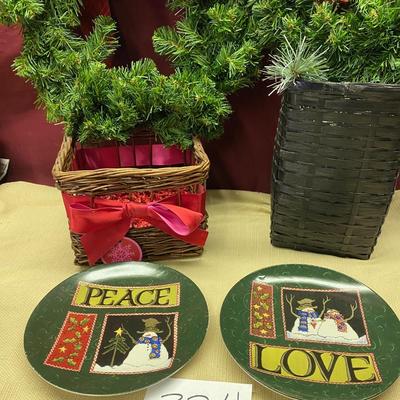 2 Wreaths, Baskets and Plates