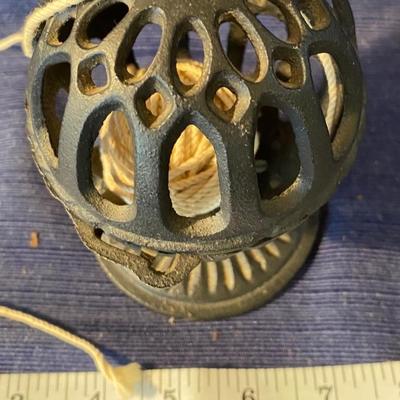 Vintage Cast Iron String Holder