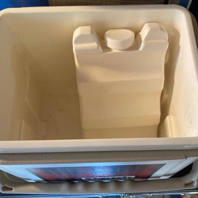 Skitch 8 qt Cooler