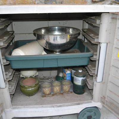 LOT 589. GARDEN CART AND CONTENTS