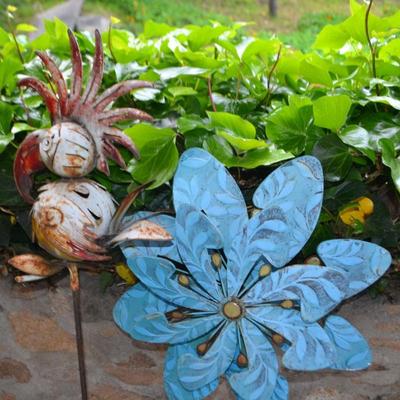 LOT 598 COLLECTION OF YARD DECOR AND POTS