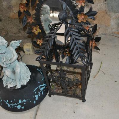 LOT 599. YARD DECOR COLLECTION