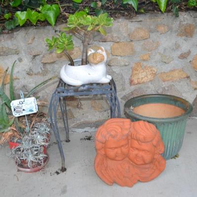 LOT 603. LIVE PLANTS AND YARD DECOR