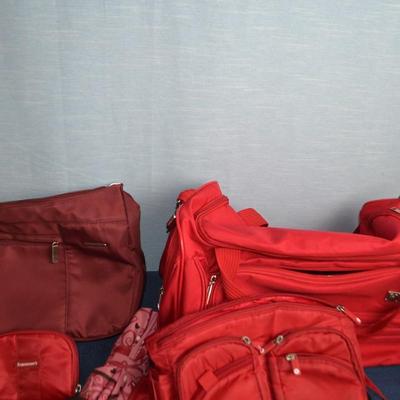 LOT 615 TOTE BAGS AND UMBRELLA